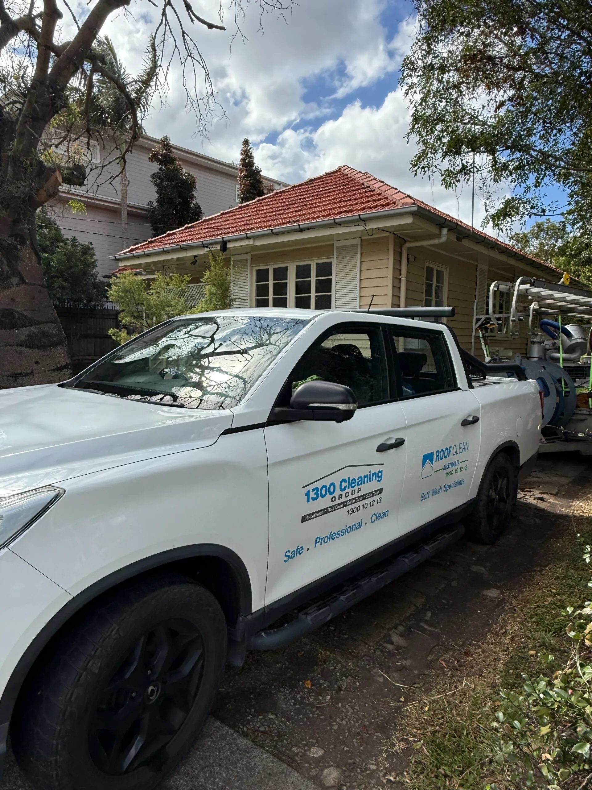 Yeronga house wash before